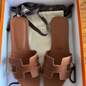 Hermès Brown Leather Oran Sandals